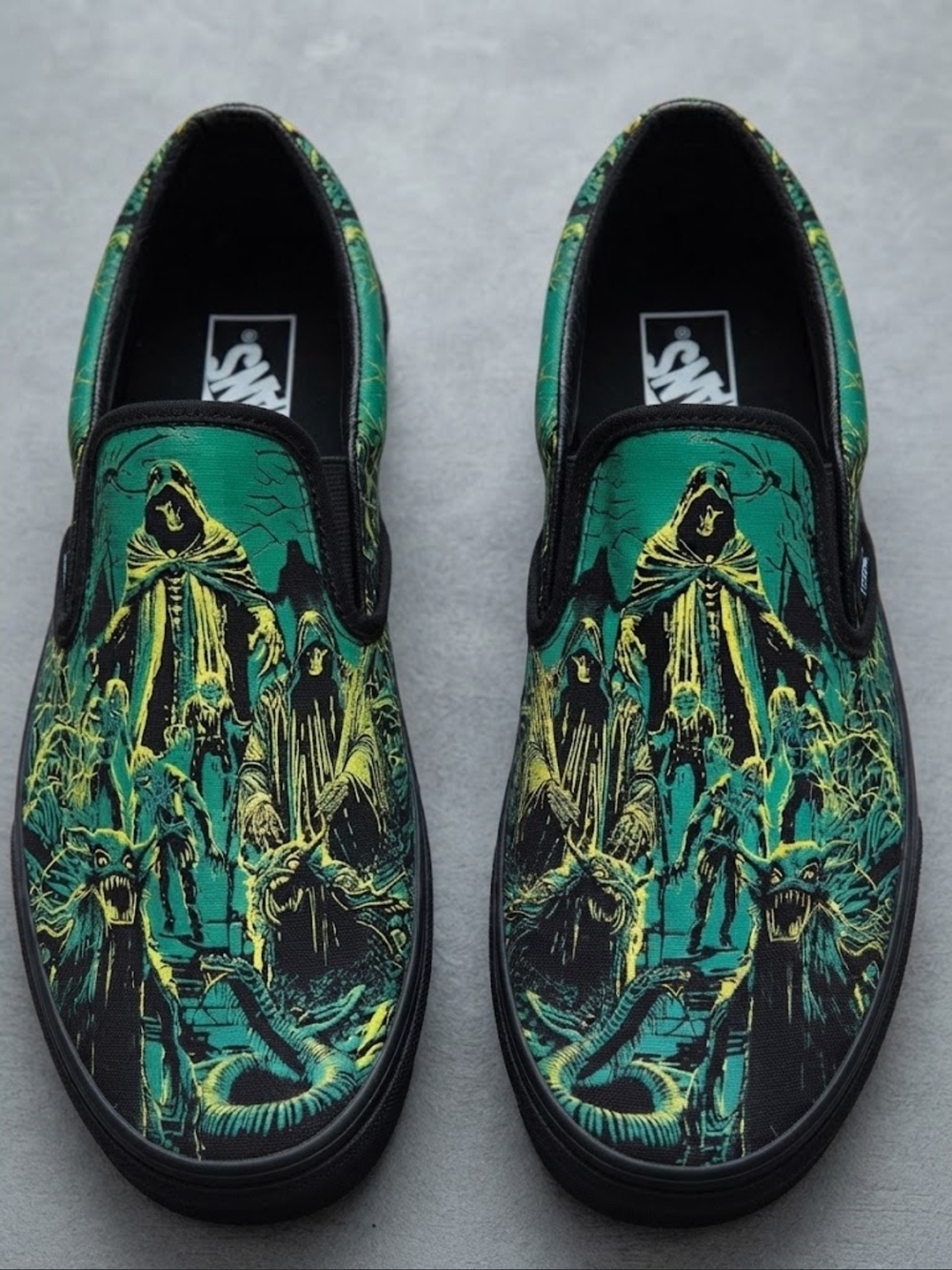 Vans Classic Slip-On Halloween "Reaper Green" sneakers. Glow in the dark unisex